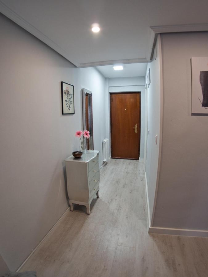 Bonito Piso Villafria โอเบียโด ภายนอก รูปภาพ