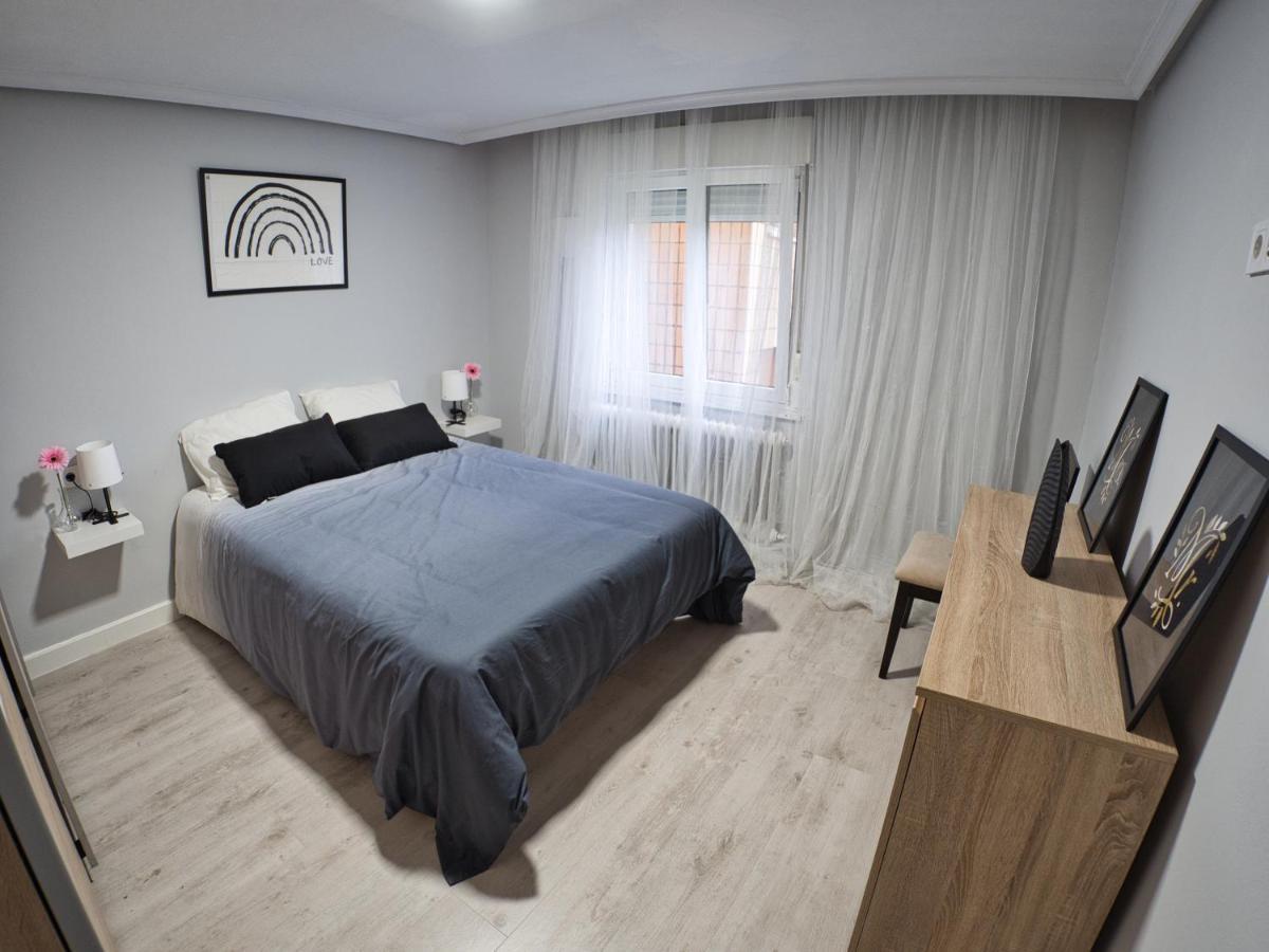 Bonito Piso Villafria โอเบียโด ภายนอก รูปภาพ